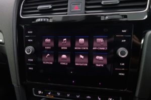 Used_2017_SILVER_VOLKSWAGEN_GOLF_2