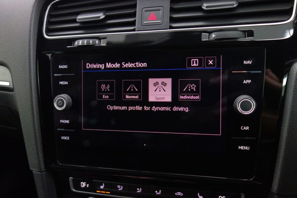 Used_2017_SILVER_VOLKSWAGEN_GOLF_2