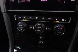 Used_2017_SILVER_VOLKSWAGEN_GOLF_2