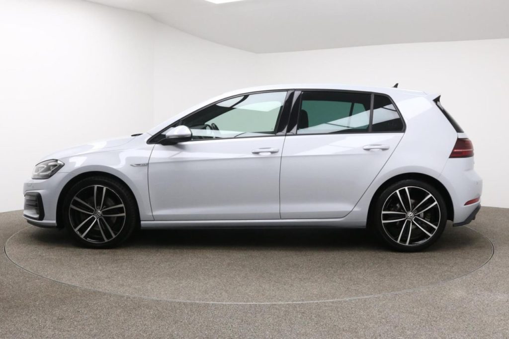 Used_2017_SILVER_VOLKSWAGEN_GOLF_2