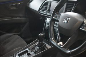 Used_2017_WHITE_SEAT_LEON_2