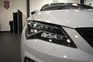 Used_2017_WHITE_SEAT_LEON_2