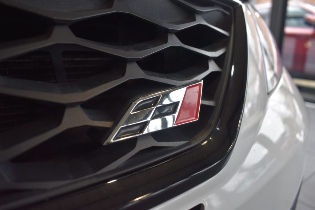 Used_2017_WHITE_SEAT_LEON_2