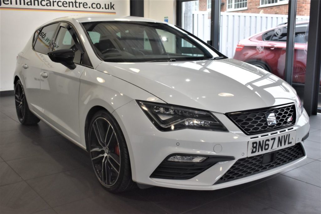Used_2017_WHITE_SEAT_LEON_2