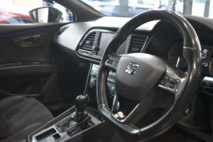 Used_2017_WHITE_SEAT_LEON_2