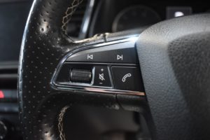Used_2017_WHITE_SEAT_LEON_2