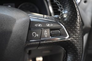 Used_2017_WHITE_SEAT_LEON_2