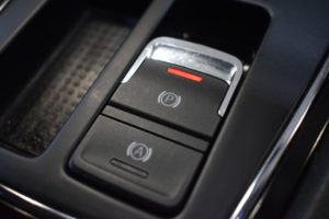 Used_2017_WHITE_SEAT_LEON_2