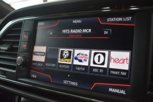 Used_2017_WHITE_SEAT_LEON_2