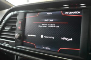 Used_2017_WHITE_SEAT_LEON_2
