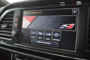 Used_2017_WHITE_SEAT_LEON_2