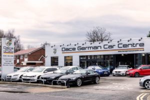 Used_2017_WHITE_SEAT_LEON_2