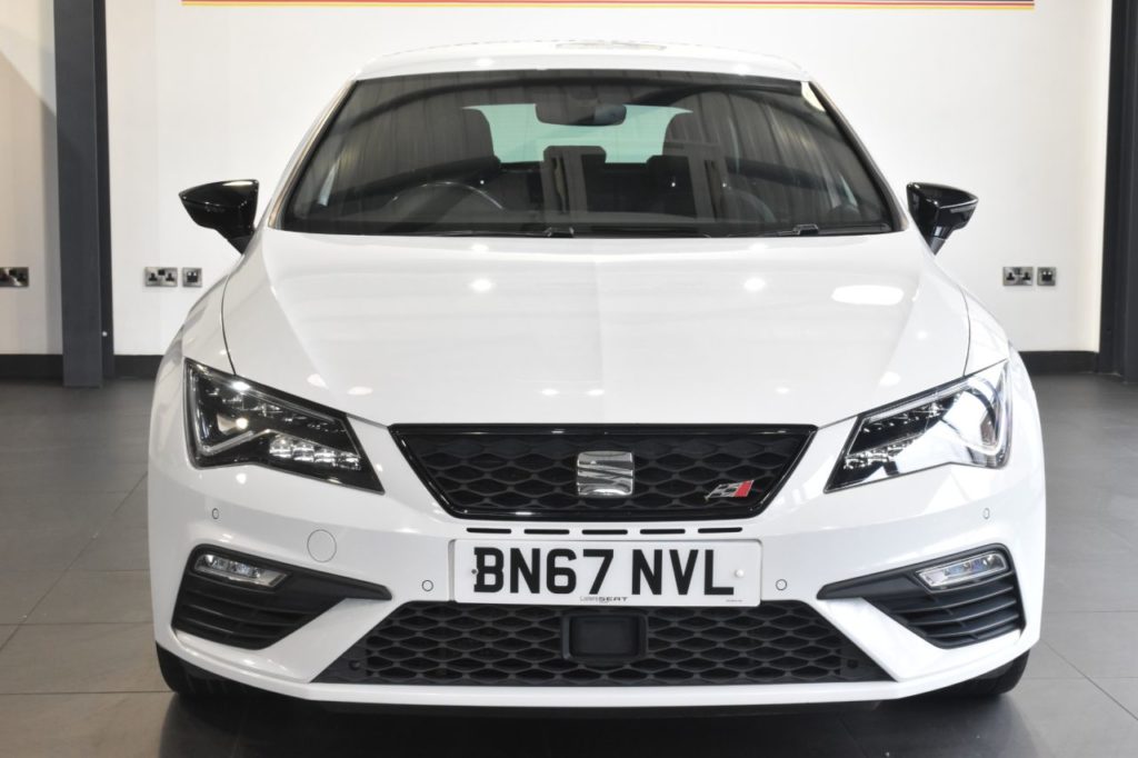 Used_2017_WHITE_SEAT_LEON_2