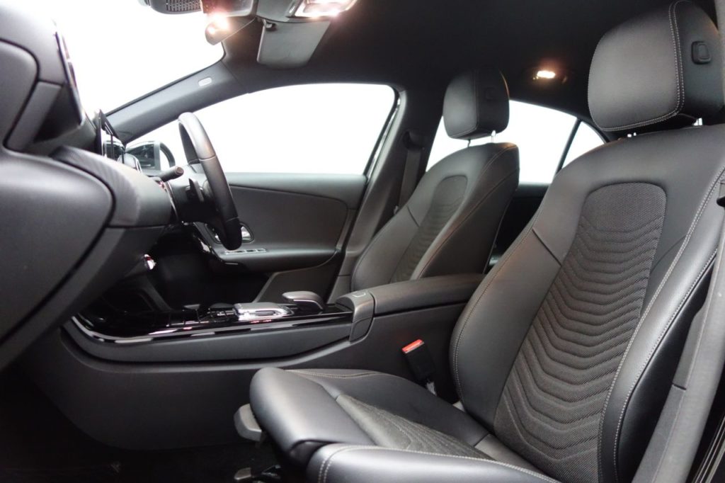 Used_2018_BLACK_MERCEDES-BENZ_A-CLASS_1