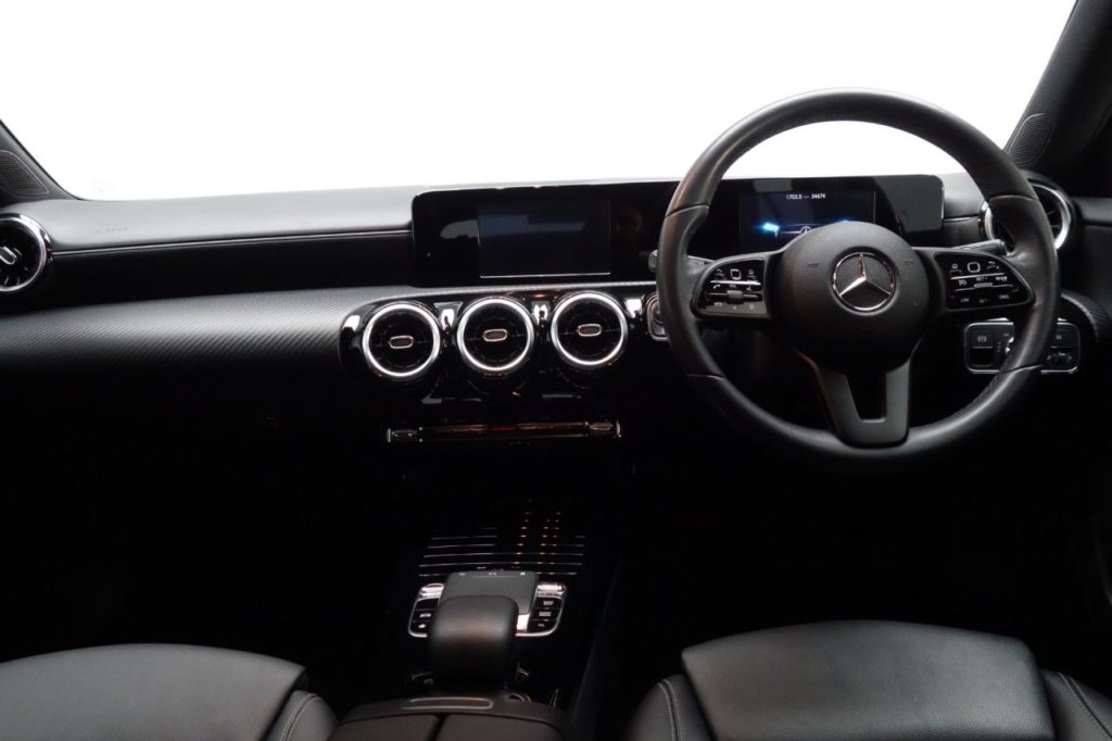Used_2018_BLACK_MERCEDES-BENZ_A-CLASS_1