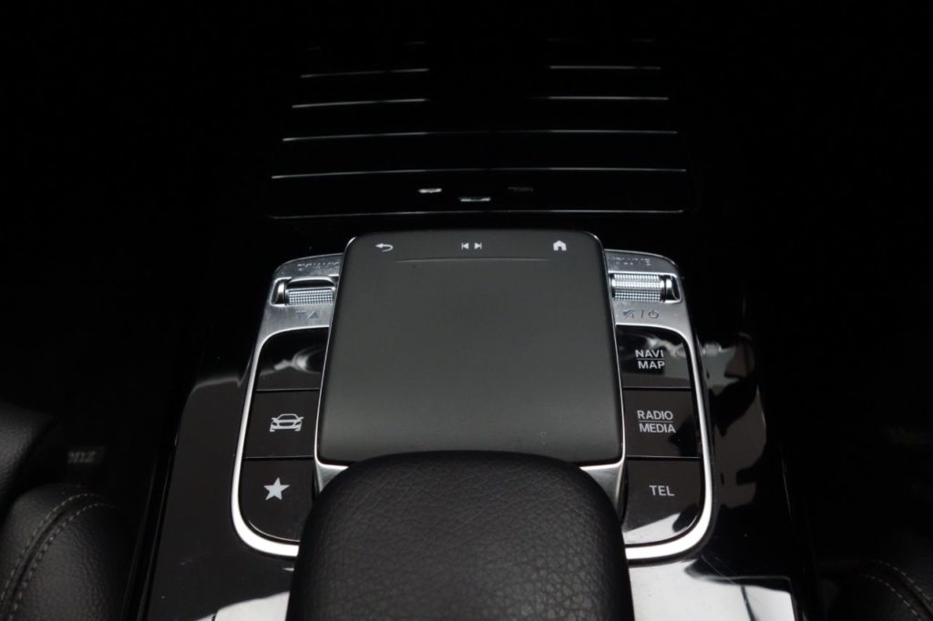 Used_2018_BLACK_MERCEDES-BENZ_A-CLASS_1