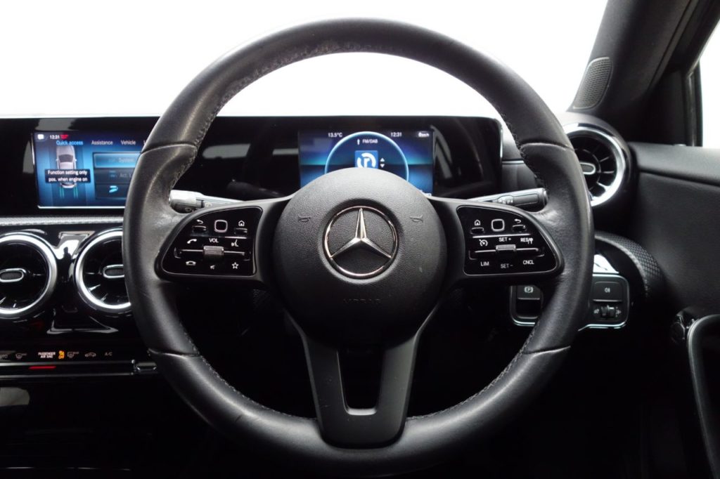 Used_2018_BLACK_MERCEDES-BENZ_A-CLASS_1