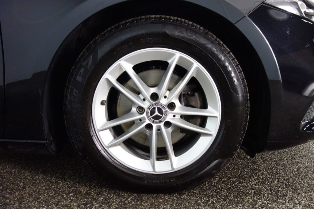 Used_2018_BLACK_MERCEDES-BENZ_A-CLASS_1
