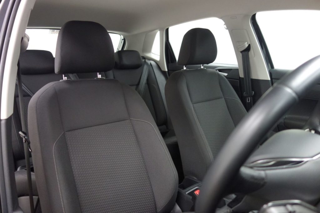 Used_2018_BLACK_VOLKSWAGEN_POLO_1