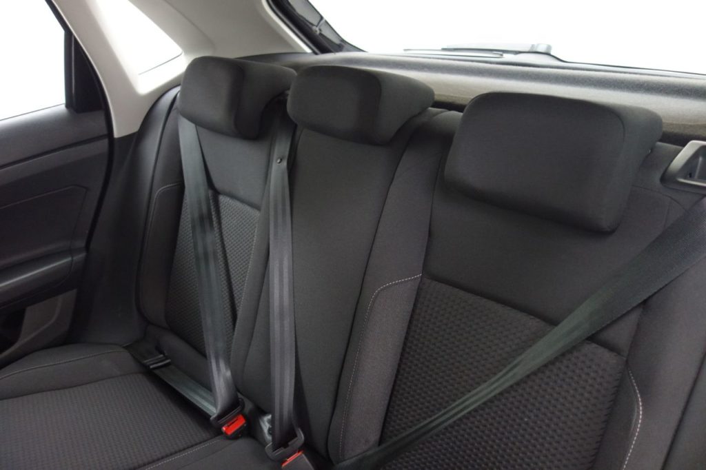 Used_2018_BLACK_VOLKSWAGEN_POLO_1