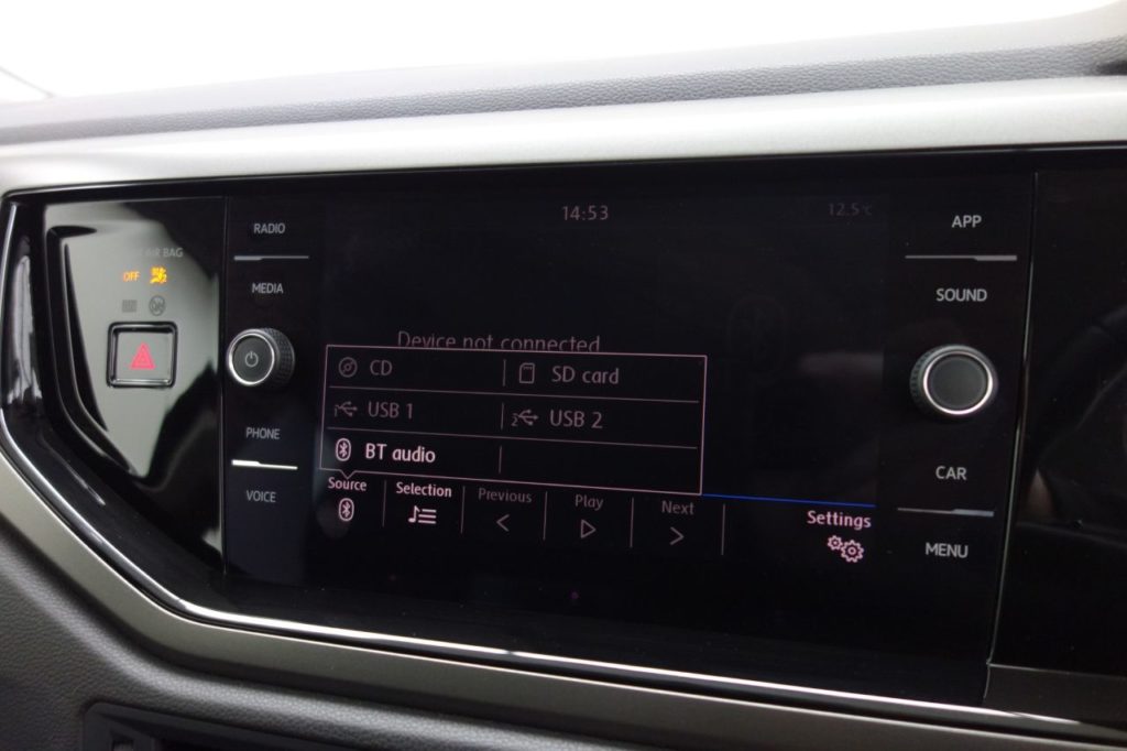 Used_2018_BLACK_VOLKSWAGEN_POLO_1