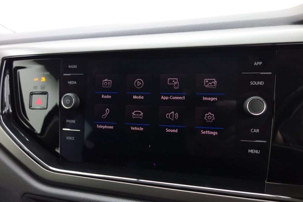 Used_2018_BLACK_VOLKSWAGEN_POLO_1