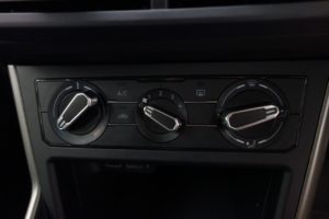 Used_2018_BLACK_VOLKSWAGEN_POLO_1