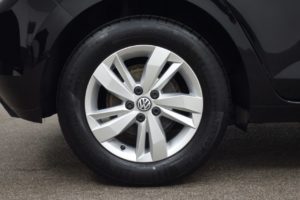 Used_2018_BLACK_VOLKSWAGEN_POLO_1