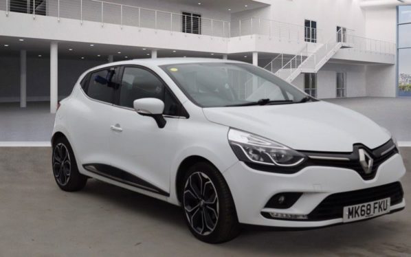 Used 2018 WHITE RENAULT CLIO Hatchback 1.5 ICONIC DCI 5d 89 BHP (reg. 2018-10-25) for sale in Lees