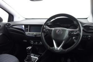 Used_2018_WHITE_VAUXHALL_CROSSLAND-X_1