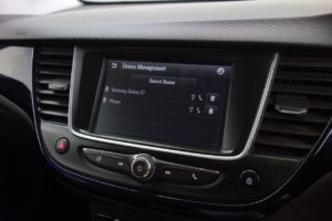 Used_2018_WHITE_VAUXHALL_CROSSLAND-X_1