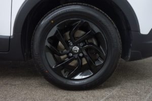 Used_2018_WHITE_VAUXHALL_CROSSLAND-X_1