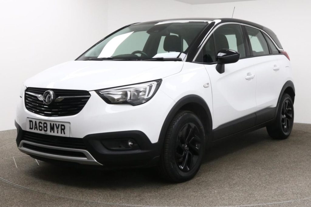 Used_2018_WHITE_VAUXHALL_CROSSLAND-X_1