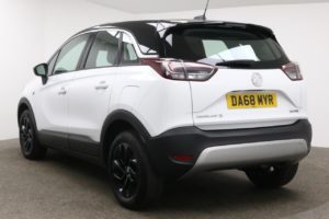 Used_2018_WHITE_VAUXHALL_CROSSLAND-X_1