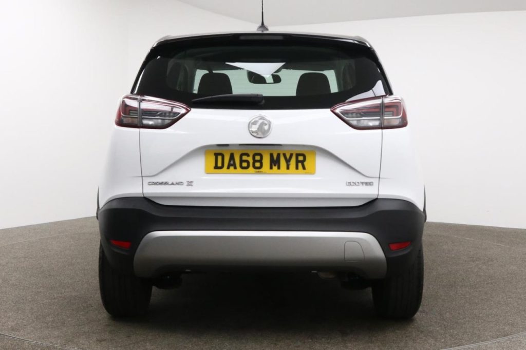 Used_2018_WHITE_VAUXHALL_CROSSLAND-X_1