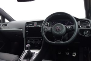 Used_2018_WHITE_VOLKSWAGEN_GOLF_2