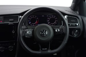 Used_2018_WHITE_VOLKSWAGEN_GOLF_2