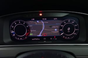 Used_2018_WHITE_VOLKSWAGEN_GOLF_2