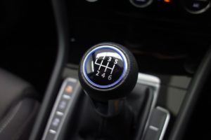 Used_2018_WHITE_VOLKSWAGEN_GOLF_2