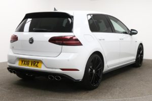 Used_2018_WHITE_VOLKSWAGEN_GOLF_2