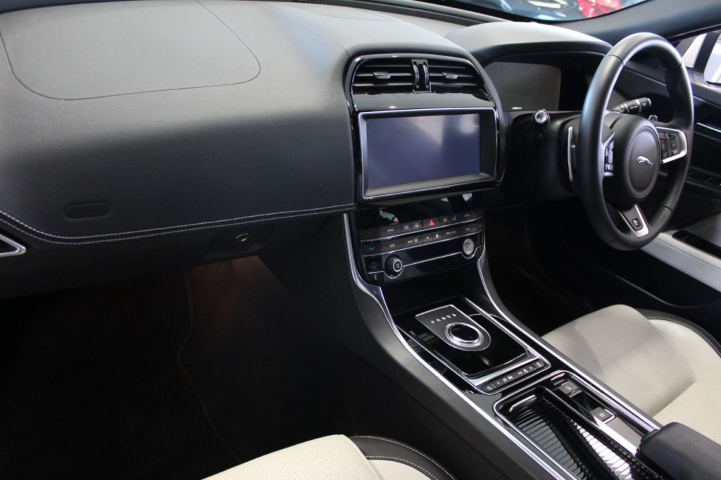 Used_2019_WHITE_JAGUAR_XE_2
