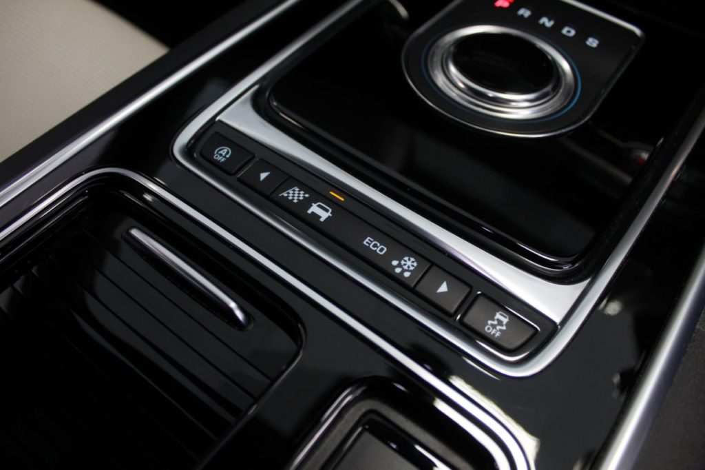Used_2019_WHITE_JAGUAR_XE_2