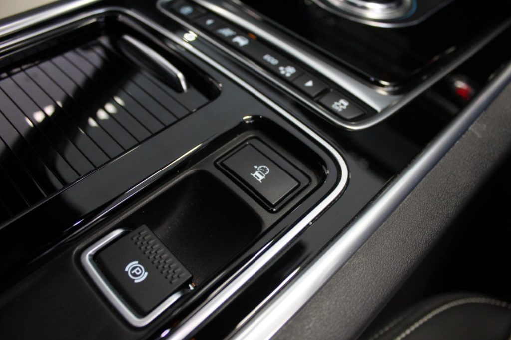 Used_2019_WHITE_JAGUAR_XE_2