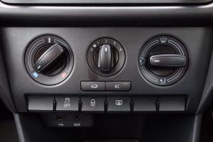 Used_2013_SILVER_SKODA_RAPID_1