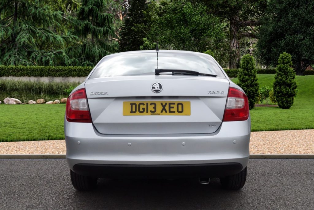 Used_2013_SILVER_SKODA_RAPID_1