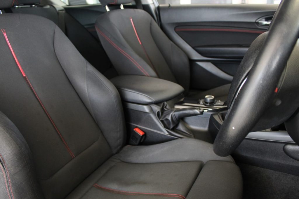 Used_2013_WHITE_BMW_1-SERIES_1