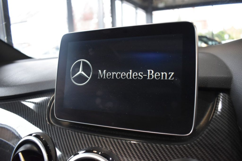 Used_2015_BLACK_MERCEDES-BENZ_B-CLASS_1