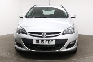 Used 2015 SILVER VAUXHALL ASTRA Estate 1.6 DESIGN 5d 115 BHP (reg. 2015-06-18) for sale in Whitefield
