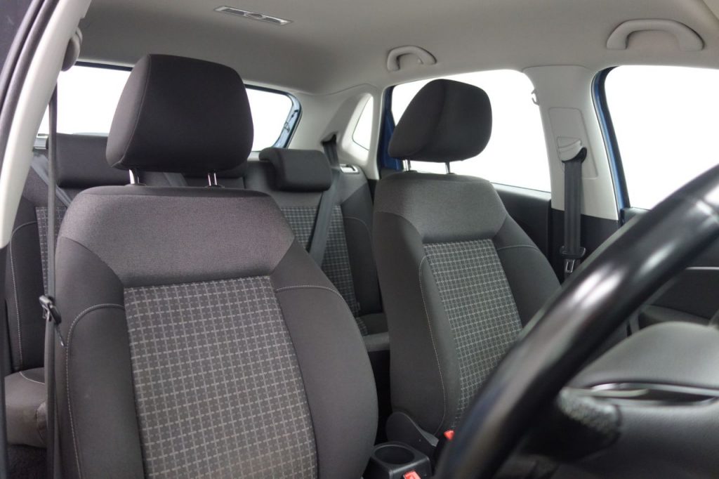 Used_2016_BLUE_VOLKSWAGEN_POLO_1