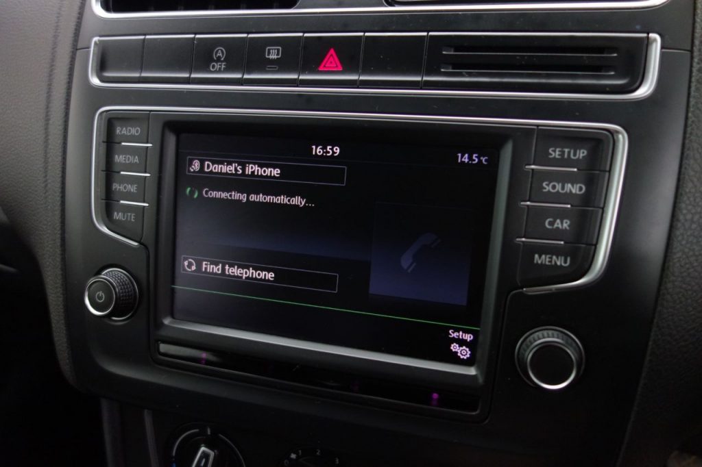 Used_2016_BLUE_VOLKSWAGEN_POLO_1